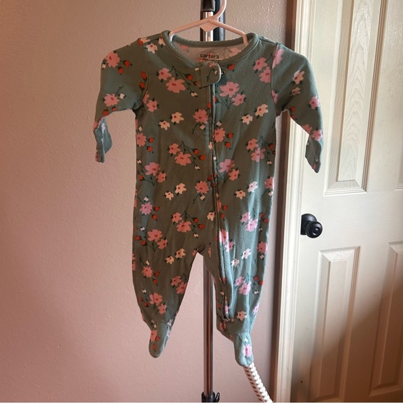 Carter's Footies Set of 2. Zipper. Green and Pink Floral & Fruit design. 3-6m - Picture 2 of 7